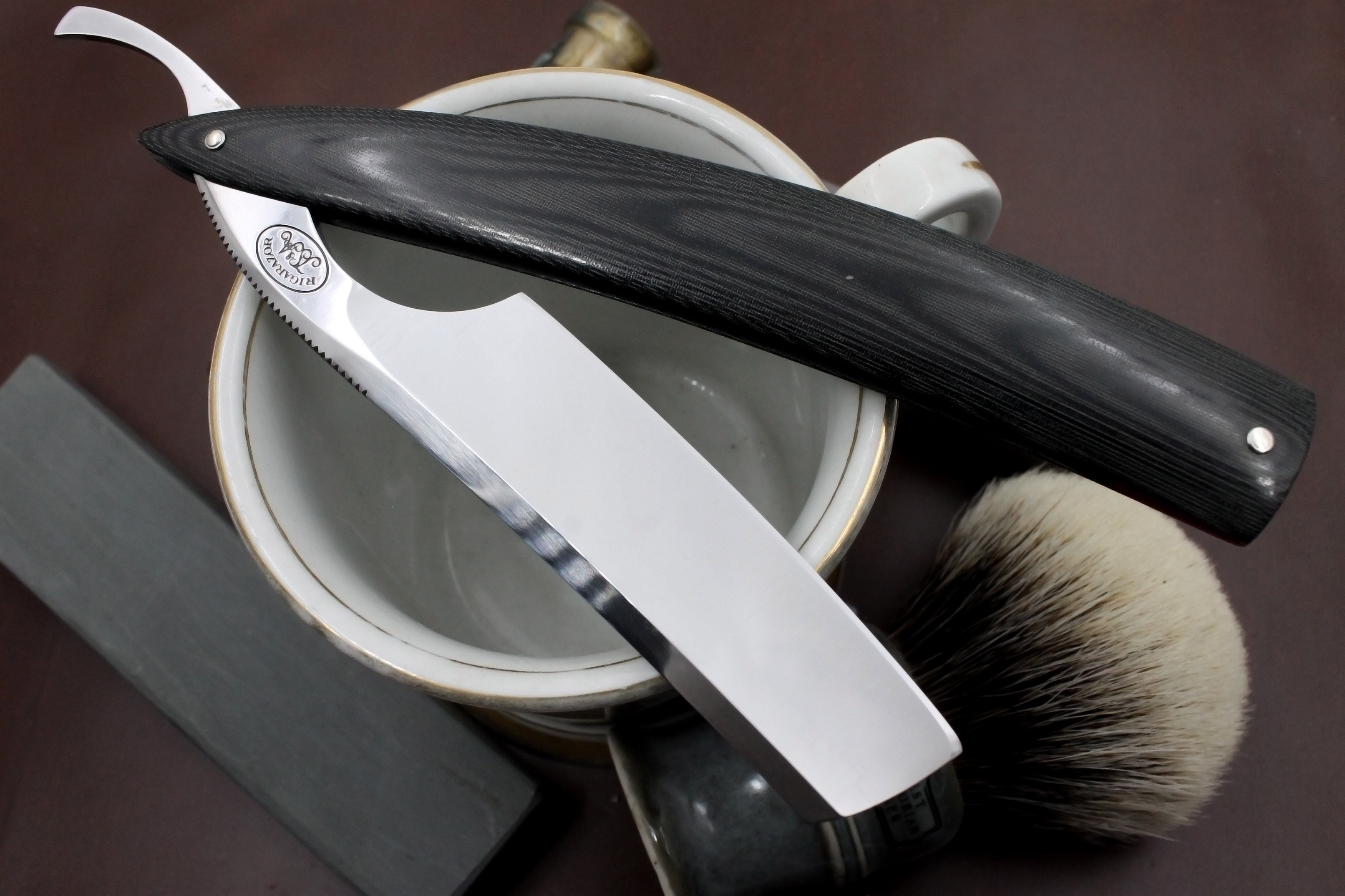 Riga Razor 7/8 Quarter Hollow Blade with G10 Scales - Preowned Custom Straight Razor - Shave Ready